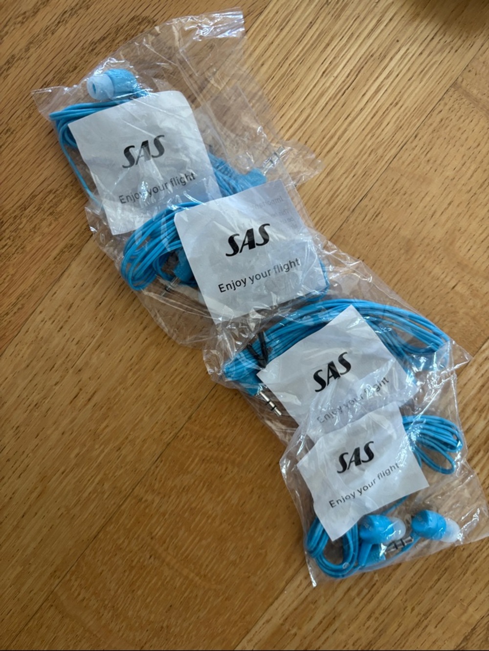 SAS/Scandinavian Airlines NEW amenity kits  - bundle/4 - Picture 3 of 7